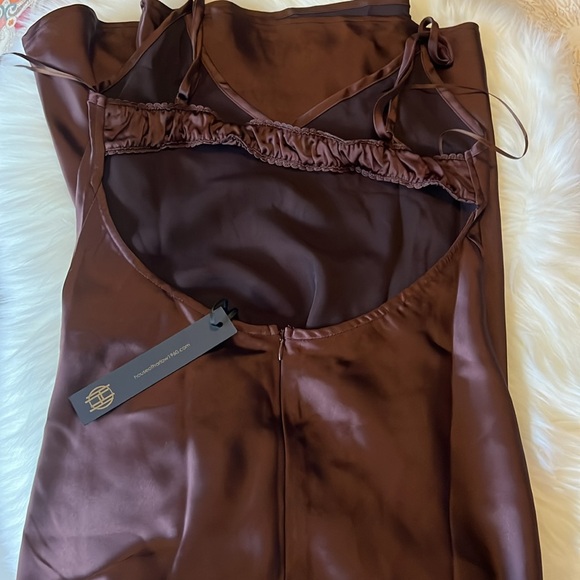 NWT HOUSE OF HARLOW 1960 Satin effect BROWN BURGUNDY DRESS. Sz S - Picture 10 of 16